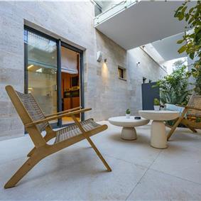 Selection of 5 bedroom seafront villas with heated pool on Ciovo near Trogir, sleeps 10